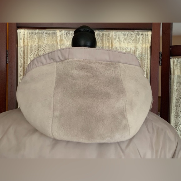 WOMEN’S CROFT & BARROW QUILTED WINTER COAT - SZ MEDIUM - Picture 16 of 16